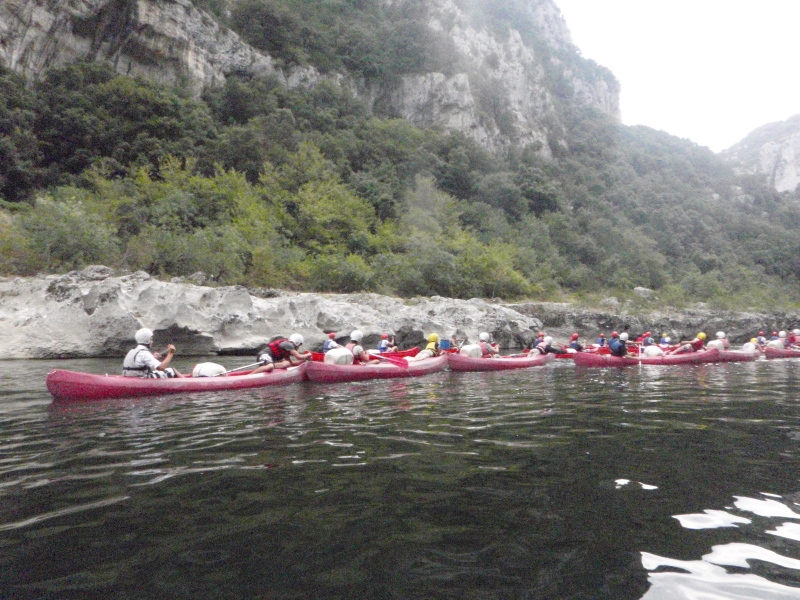 Village Camps International Summer Camp Ard&egrave;che, France 2019-07-26 https://www.villagecamps.com/journals_admin/images/76-35-Team 2 raft.jpg